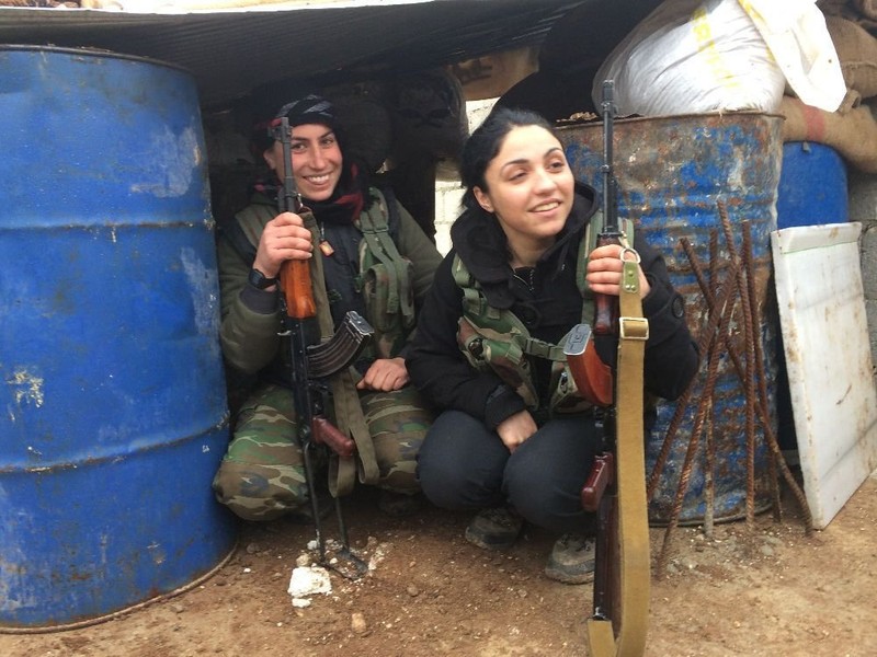 Ben trong thi tran Syria bi phien quan IS bao vay-Hinh-11